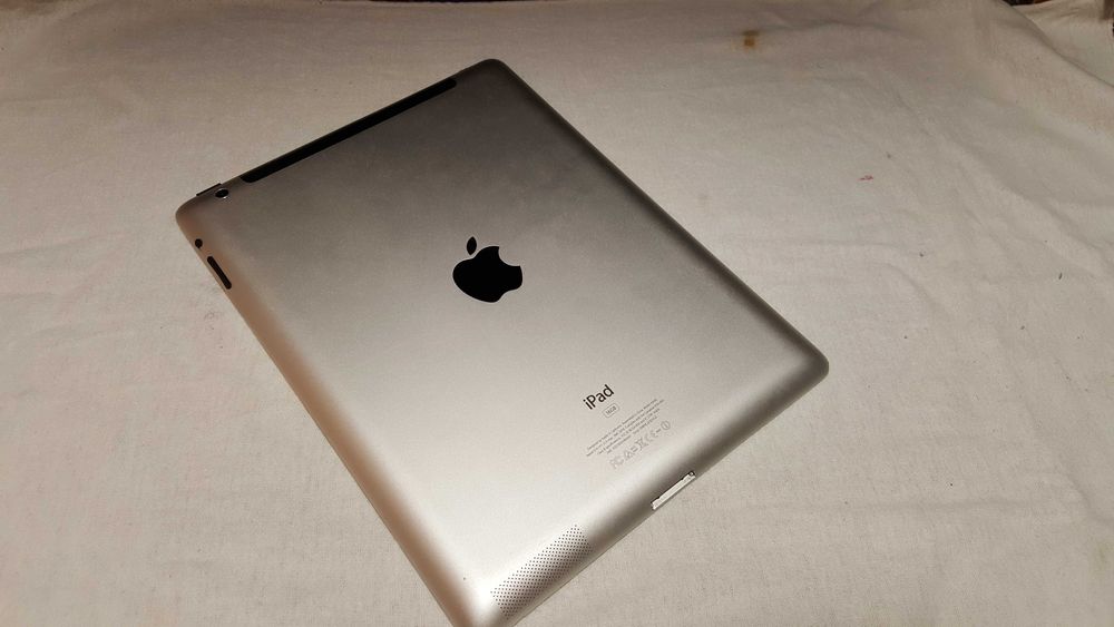 Apple  I Pad Model A1430 - zablokowany