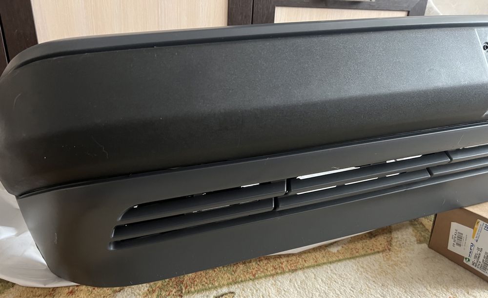 Новый передний бампер в сборе, накладка, Mercedes w124 Мерседес