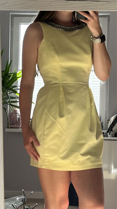 Żółta sukienka Mohito Collection z kryształkami - 38 M