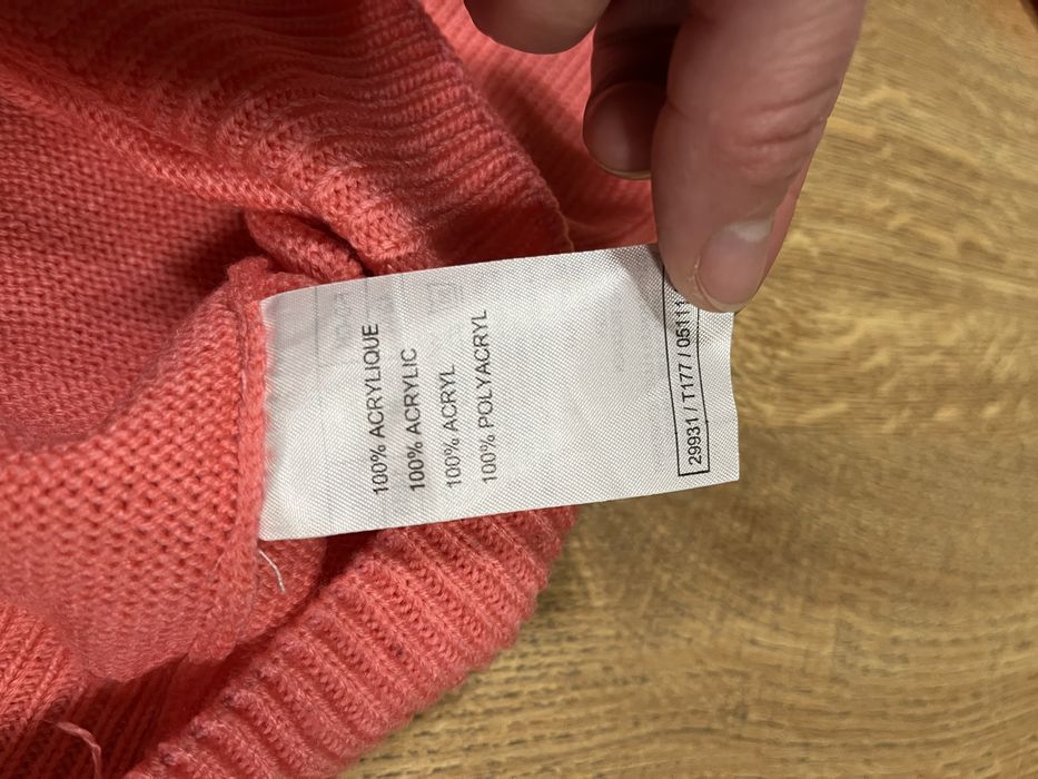 Swetr w koralowym kolorze Damart