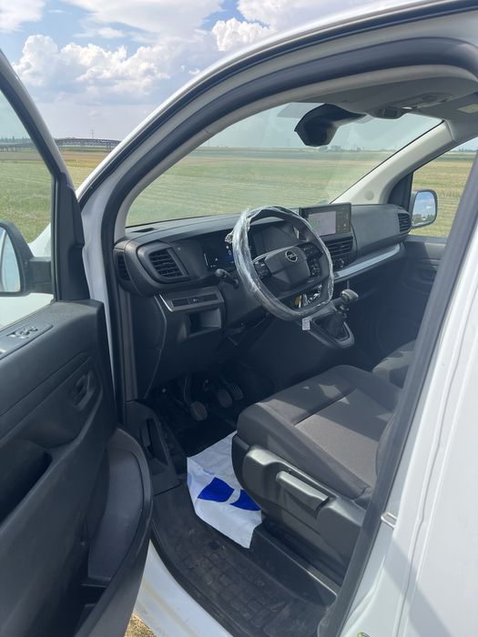Opel Vivaro 1.5 z paką