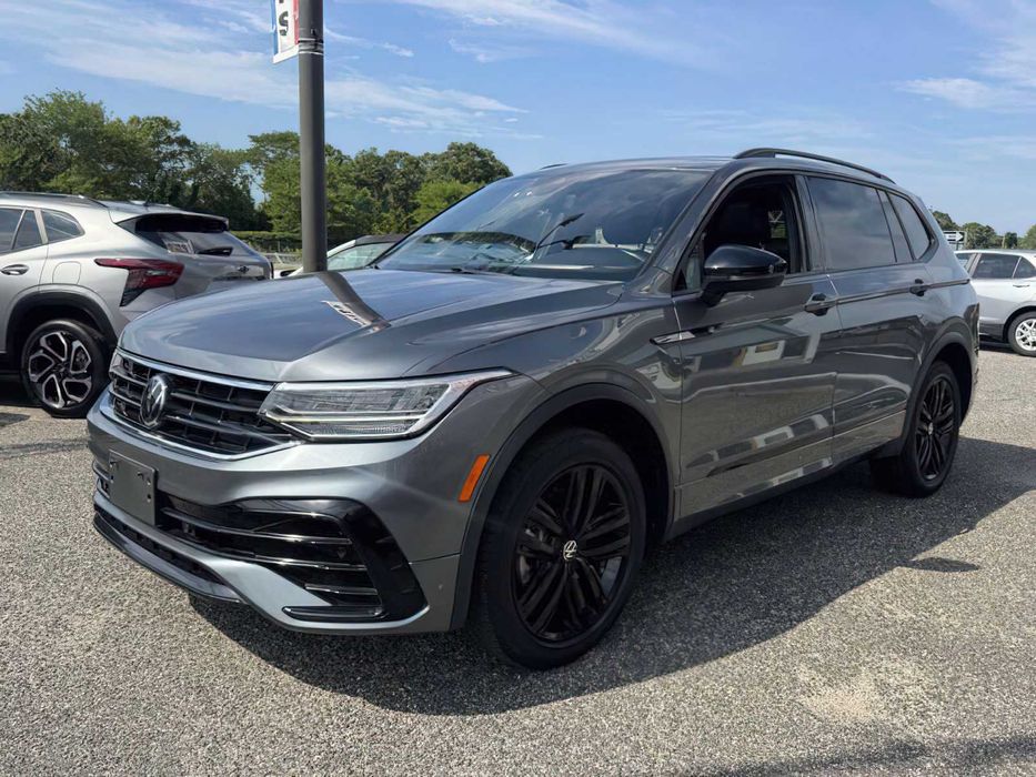 Volkswagen Tiguan      2022