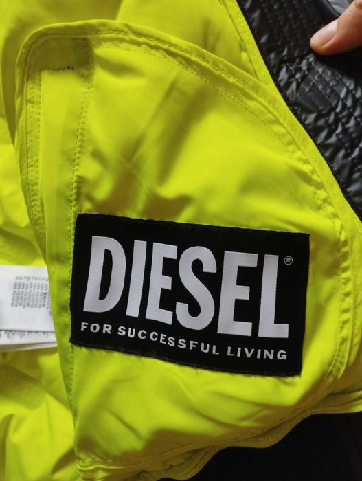 Куртка жіноча оригінальна Diesel M