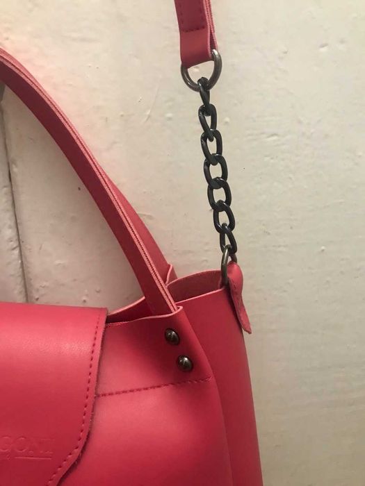 Жіноча акцентна сумка рожева