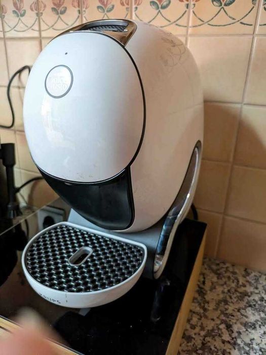 Máquina de Café Dolce Gusto NEO