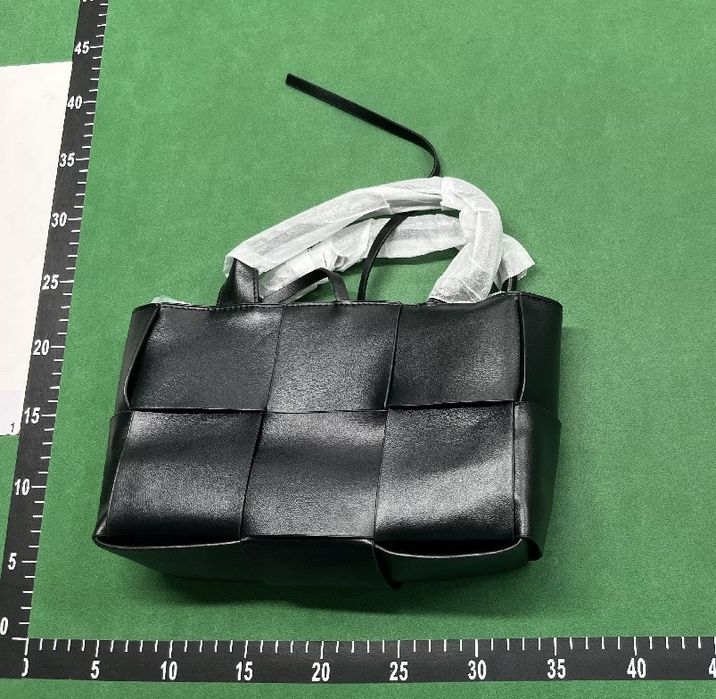 Torebka czarna pleciona