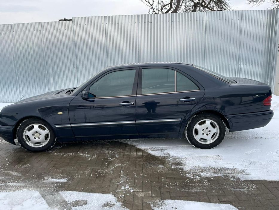 Продам Mercedes-Benz E 220 (1999 рік)