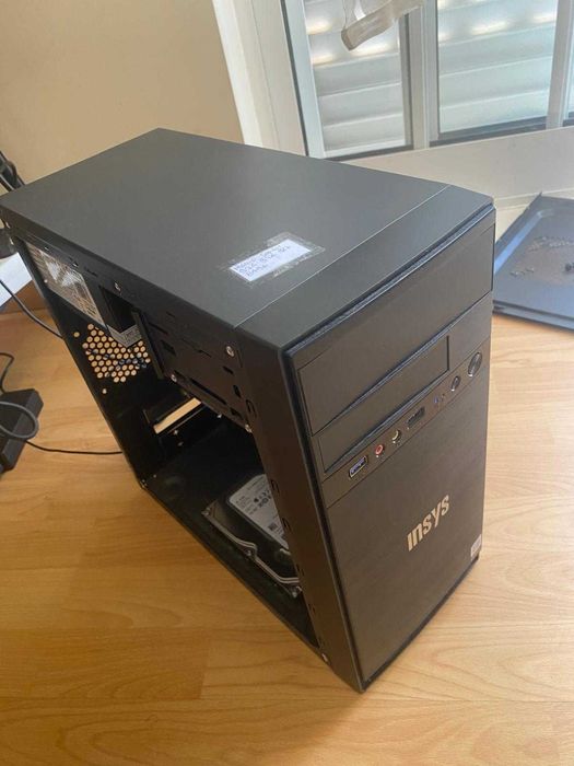 Torre Insys em perfeitas condições   com 2 anos de uso.