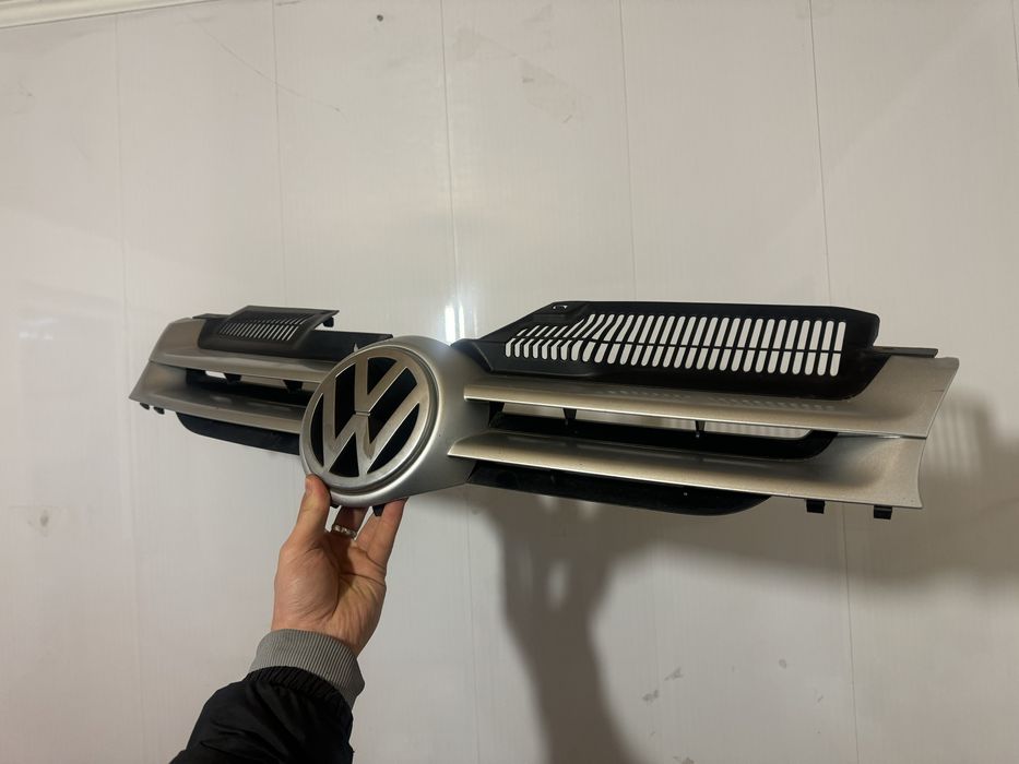 Решітка радіатора golf 5 хетчбек решотка радіатора гольф 5 хечбек