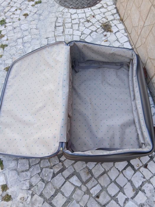 Mala de viagem levar a mao ou de troley