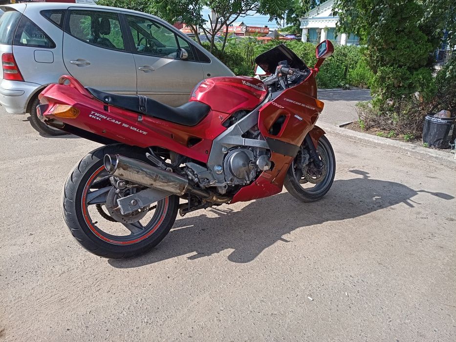 Продам kawasaki ZZR 400