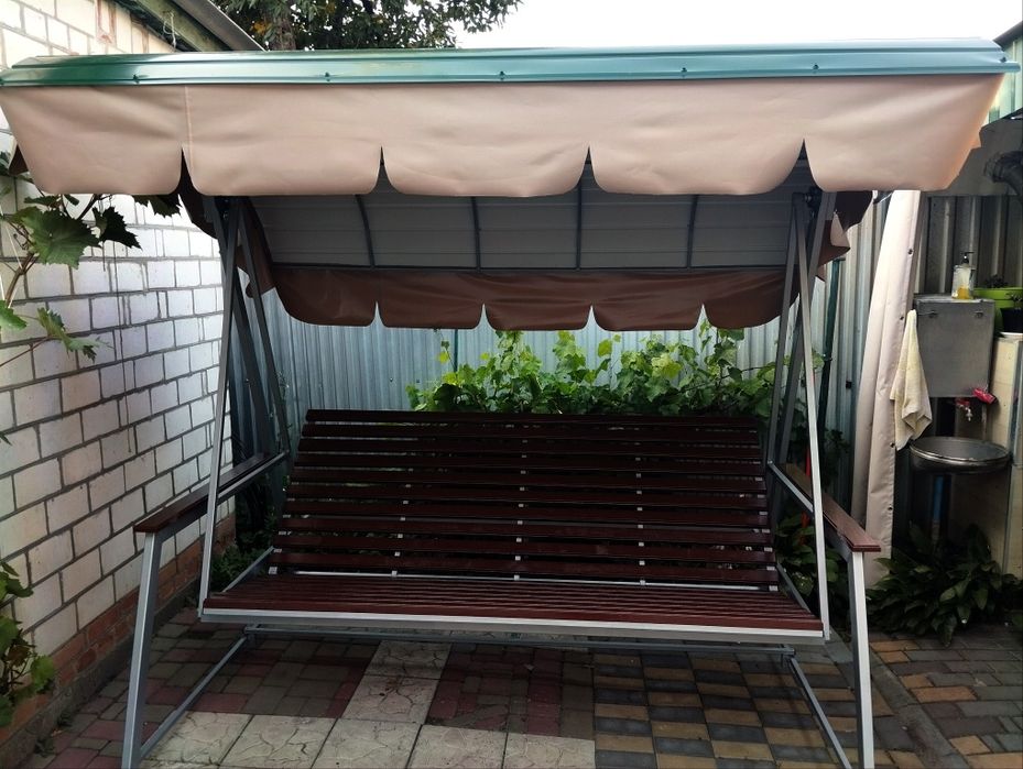 Гойдалка для всієї родини. Качеля садовая