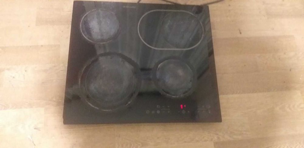 продам Варочная поверхность Electrolux б/у требует ремонта