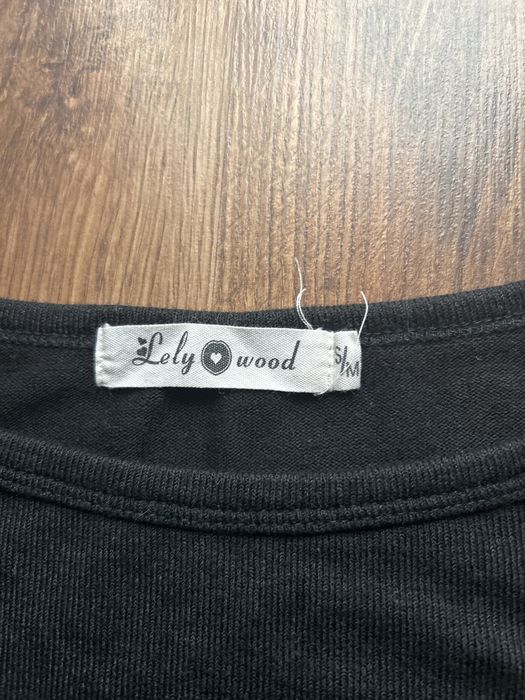 Czarna mala sukienka ze zlotymi dodatkami  S/M Lely wood