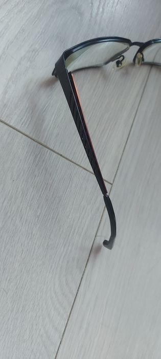 Oprawki złoto-czarne