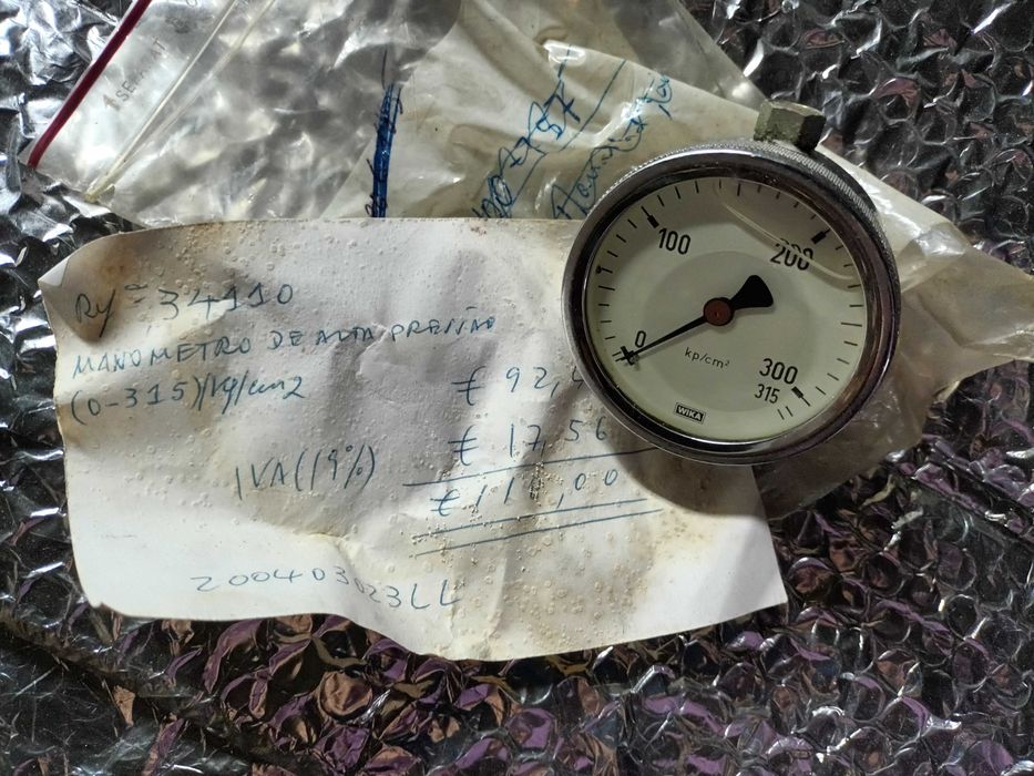 Material - ar comprimido e pintura industrial