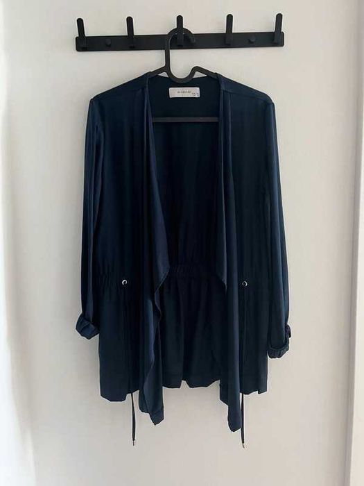 Reserved narzutka granatowa XS 34 kurtka marynarka waterfall lejący