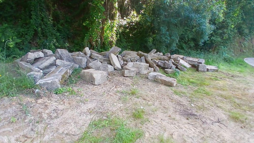 PEDRA ANTIGA , dupla face, granito amarelo