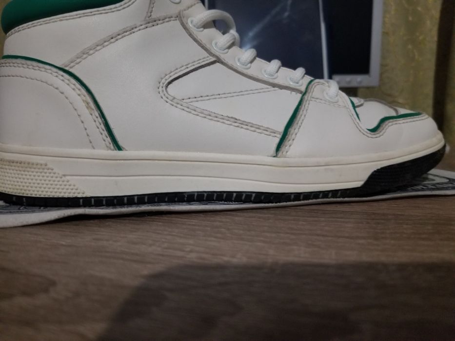 Кросівки білі 36рр ст23.5см