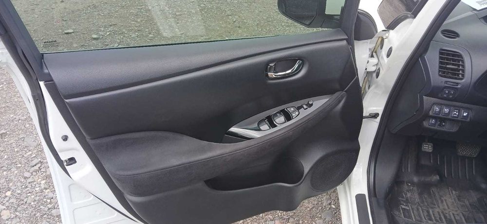 Ніссан Ліф 2014 продам