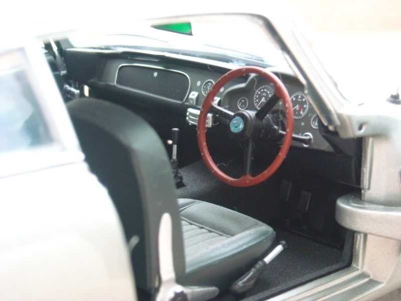 1/18 Aston Martin DB5 - [Autoart, Minichamps]