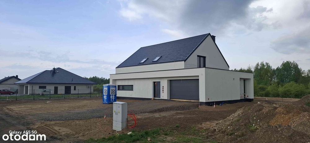 Dom wolnostojący z klimatyzacją i garażem