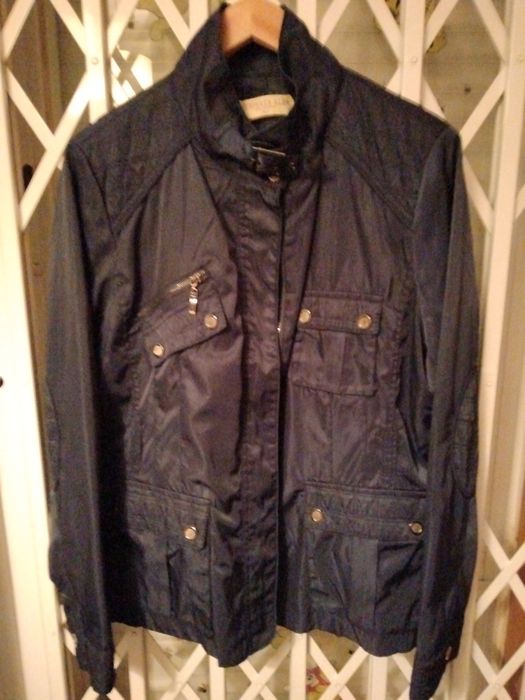 Casaco intemporal em Azul e Camel. NOVO