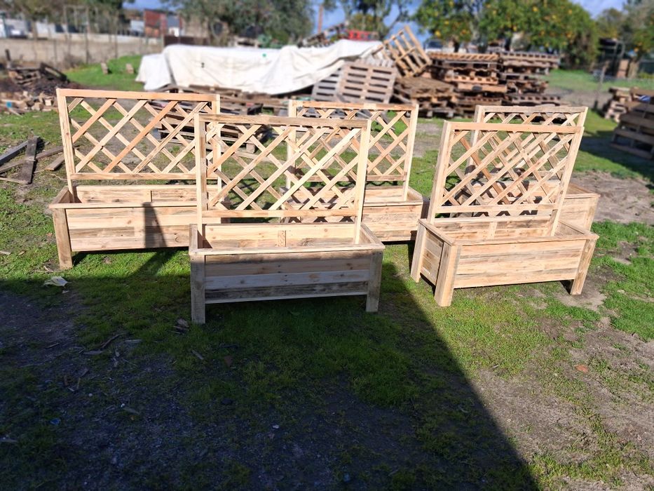 Floreiras com trelica