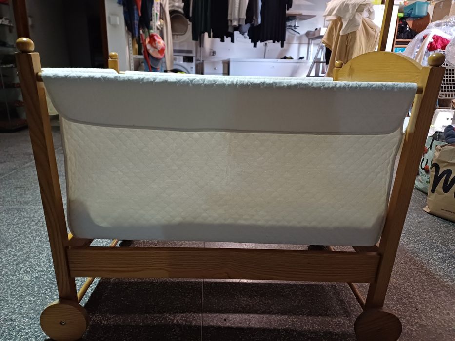 Berço da marca Bebé Confort