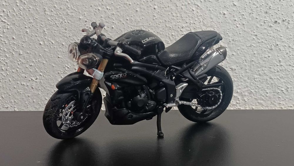 Miniaturas de motos 1/18