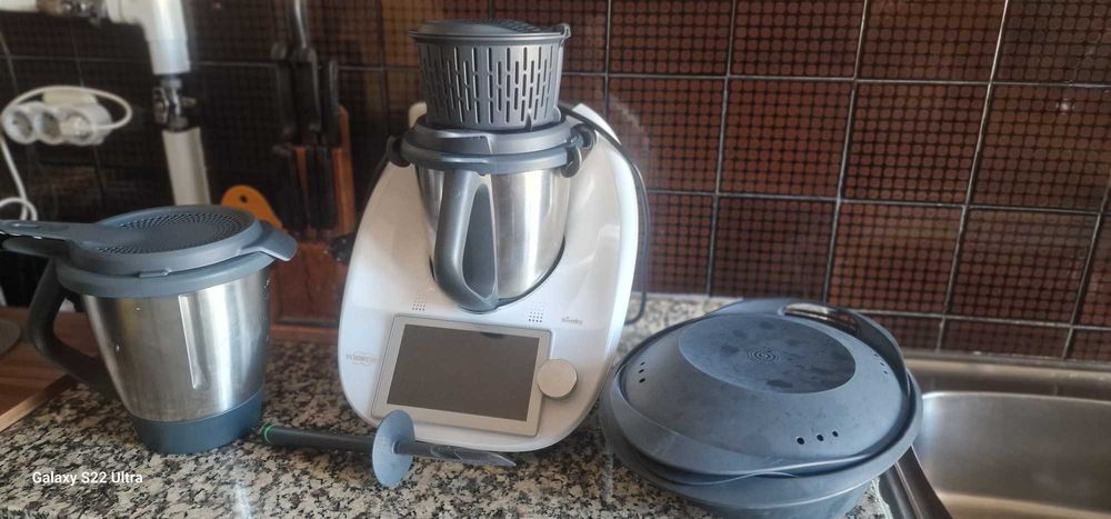 Bimby TM6 com mais um copo extra