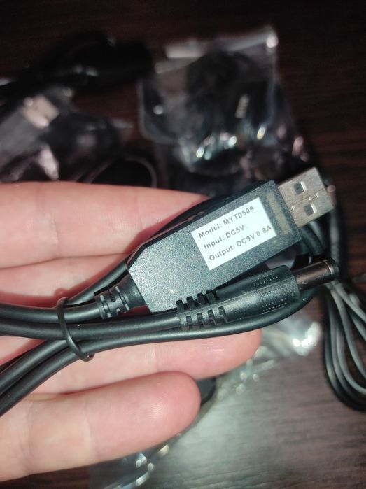 Кабель USB OUTPUT DC- 12 V • 9 V. Для роутера и интернета.