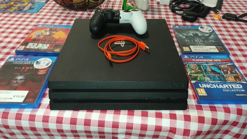 PS4 PRO 1tb com controle, LER DESCRIÇÃO