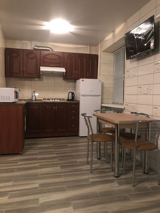 2км кв. Центр. Авто. Жд вокзали . 1200 за добу.