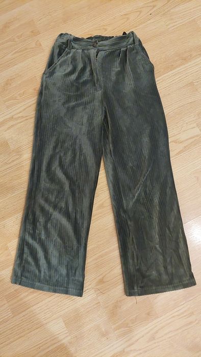 Spodnie szerokie 140