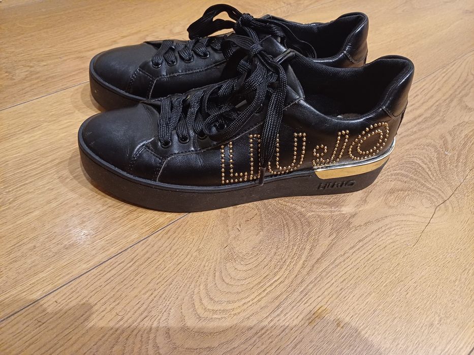 Tenis Liu Jo pretos semi novos