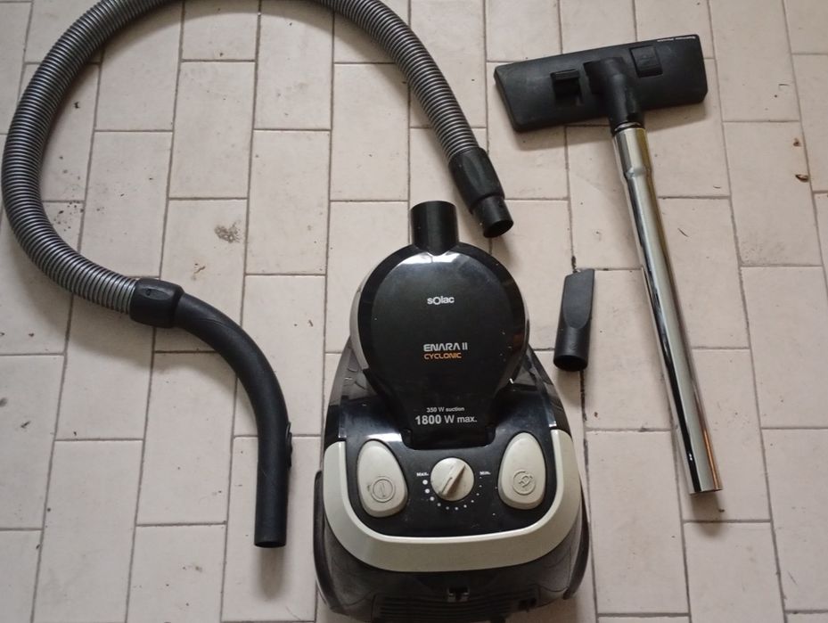 Aspirador solac 350W suction 1800W max.