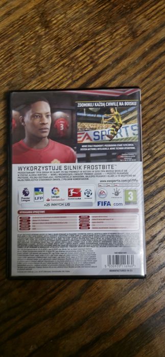 Pudełka z płytami po grach