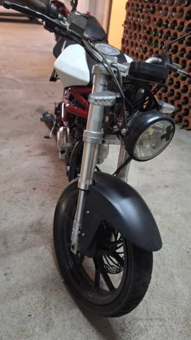 Moto 125 MH naked ac
