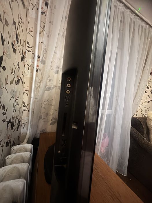 Продам телевізор Philips 42