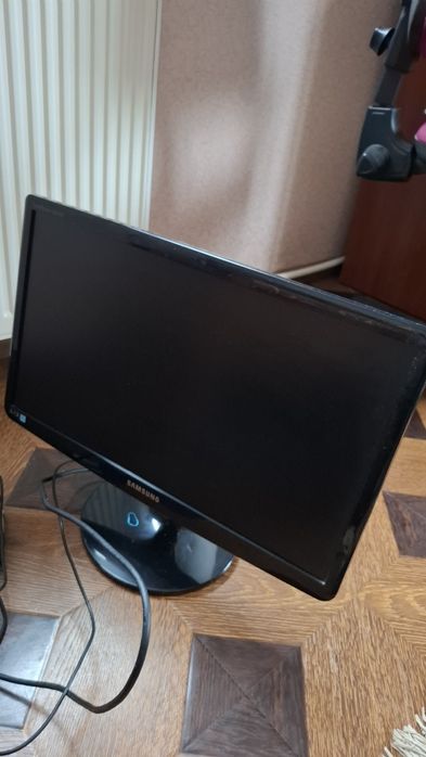 Продам монітор + системний блок на деталі