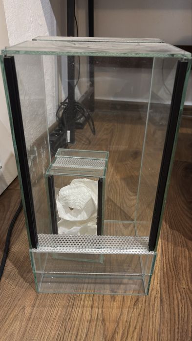 Sprzedqm dwa teraria