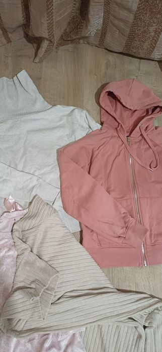 Гарний одяг на дівчину