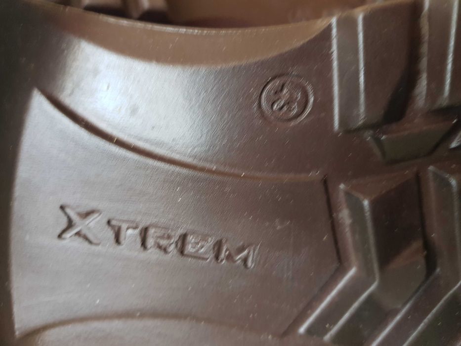 Buty zimowe, ocieplane kożuchem