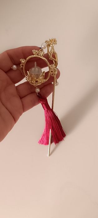 Acessório para prender cabelo. Rosa e dourado. Novo