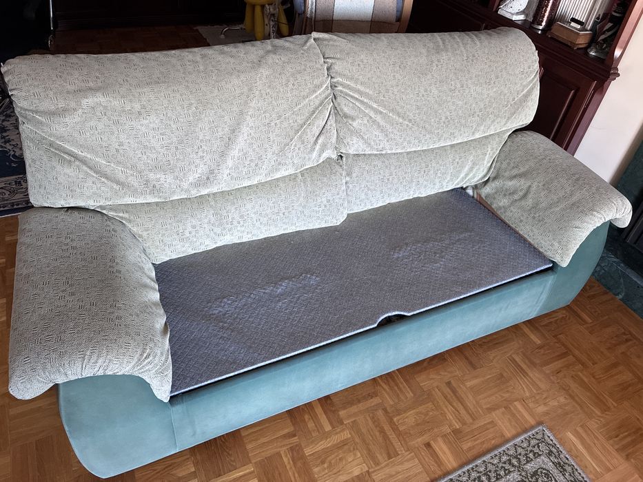 Conjunto 2 sofás (1 sofá-cama)