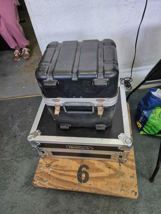 Flight-Case Marca SKB para Microfones