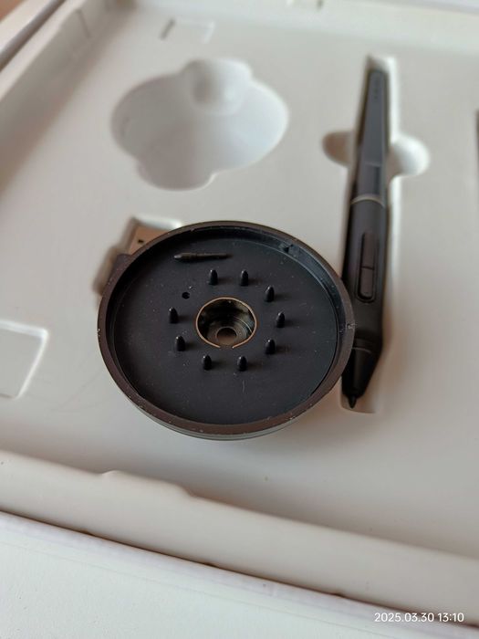 Tablet graficzny Huion Inspiroy Q11K V2 stan bdb, używany sporadycznie