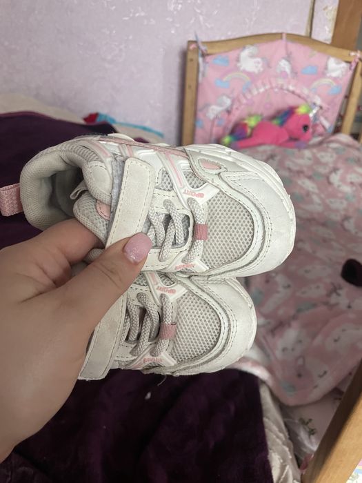 Кросівки 23, кеди 24