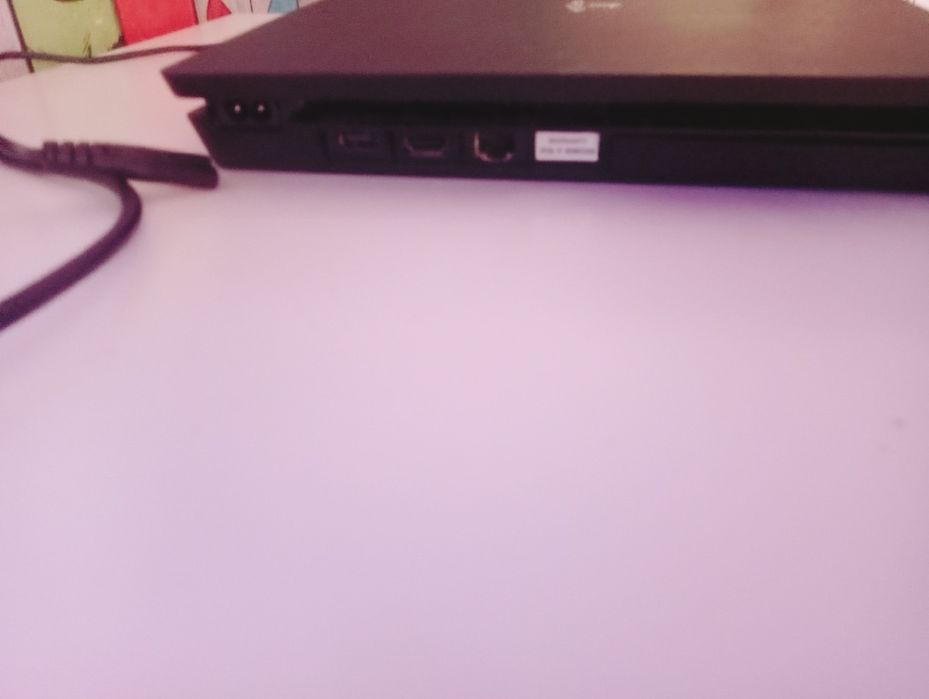 PS 4 Slim vendo precisa de reparação uma limpeza mas funciona